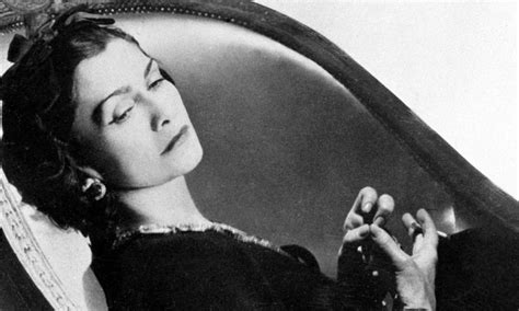 définition du luxe par coco chanel|Coco Chanel définition.